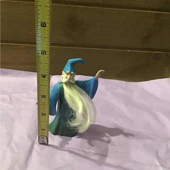Disney sword in the stone Merlin figure mcdonalds happy meal toy - Picture 1 of 1